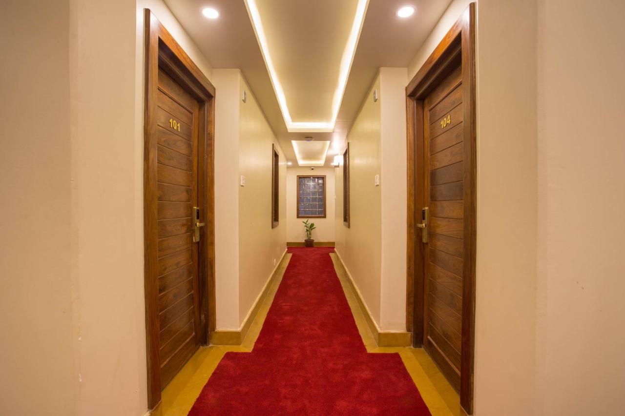 Hotel Portland Pokhara Luaran gambar